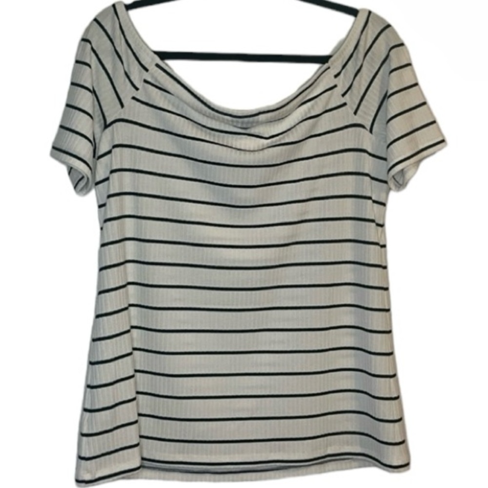 TORRID 1 Plus Size White Black Stripe Ribbed Off-Shoulder Henley Short Sleeve 1X - Picture 12 of 14